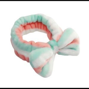 NEW … Soft And Comfy “Live LOVE Spa” Headband